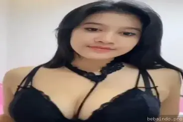 Cewek cantik toket gede pamer tubuh cari duit di live