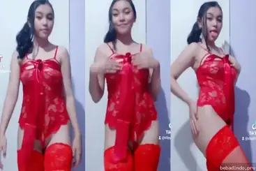 Cewek tiktoker cantik pamer body aduhai